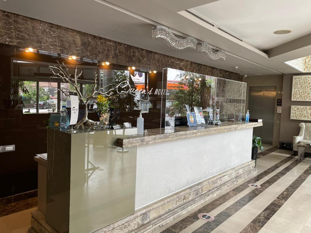 Queen'S Hotel - Zebra Centre Скопие Екстериор снимка