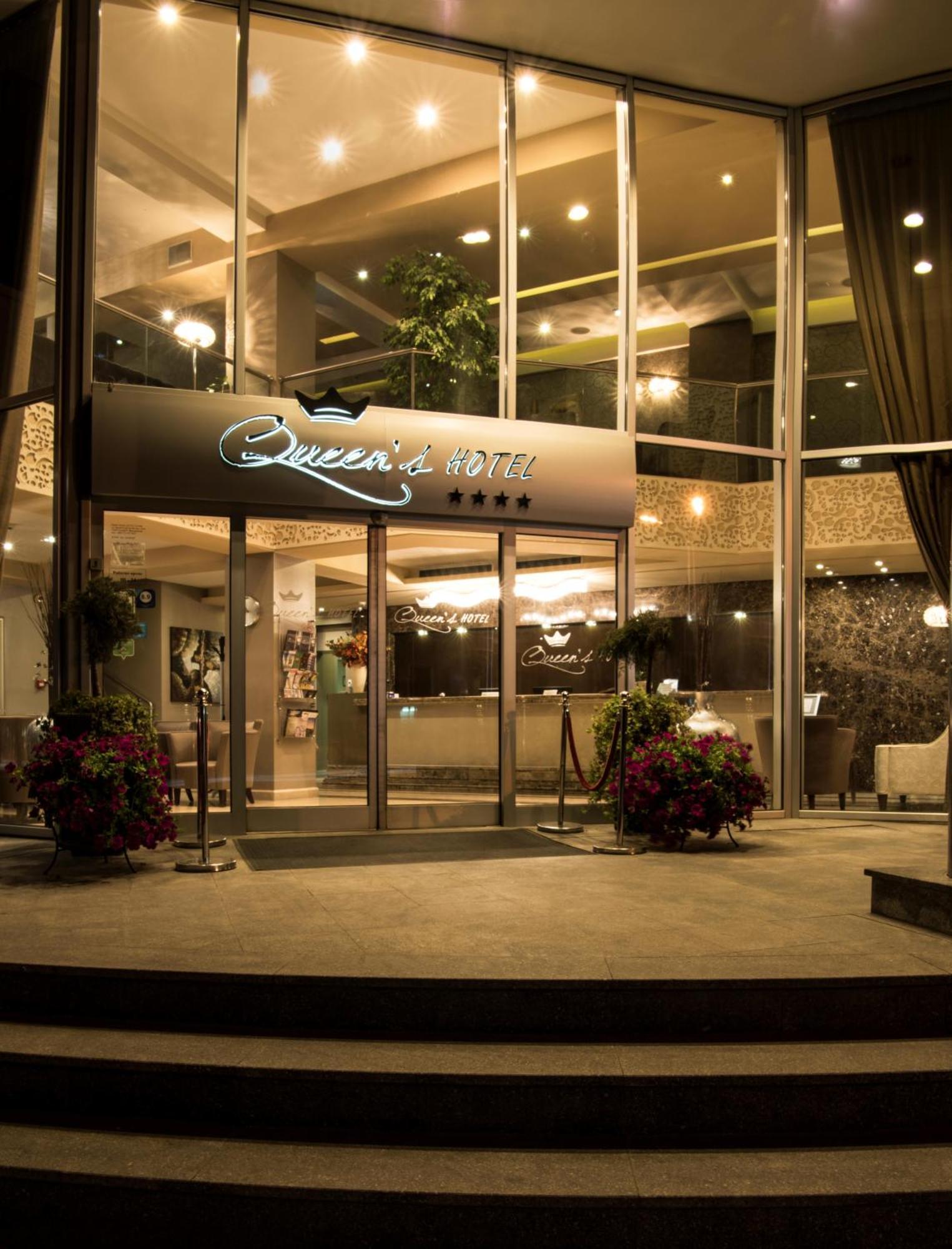 Queen'S Hotel - Zebra Centre Скопие Екстериор снимка