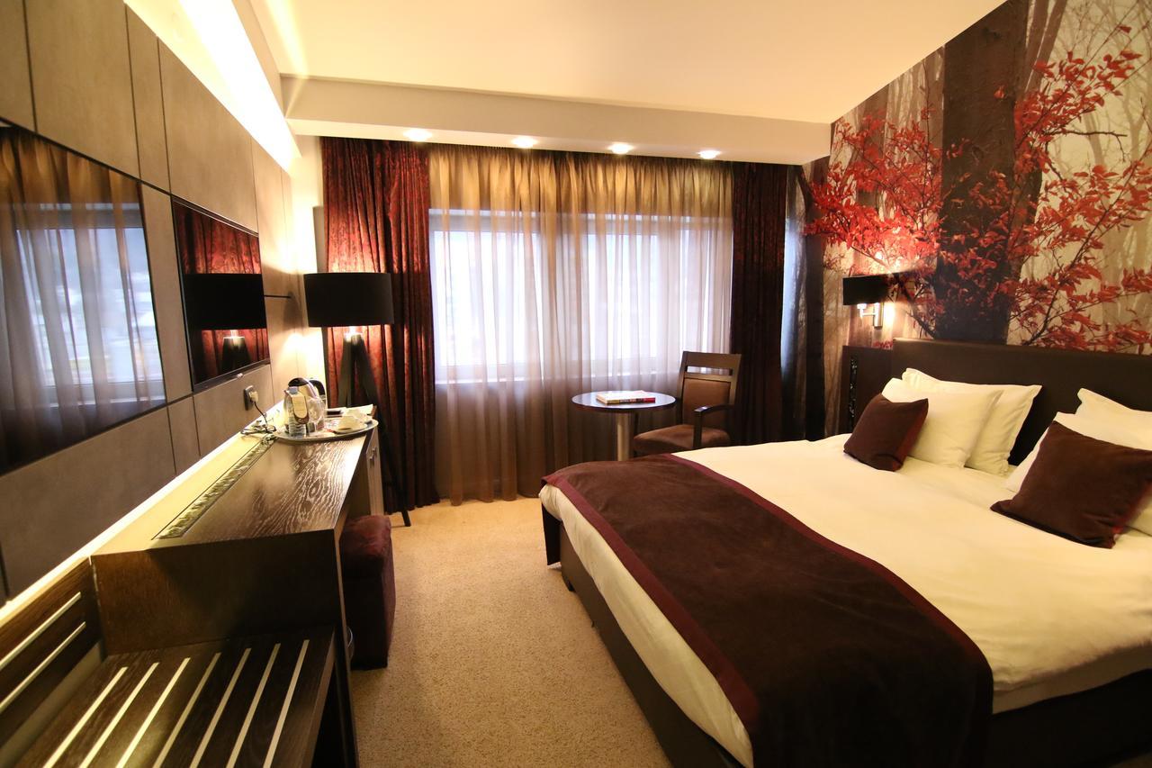 Queen'S Hotel - Zebra Centre Скопие Стая снимка