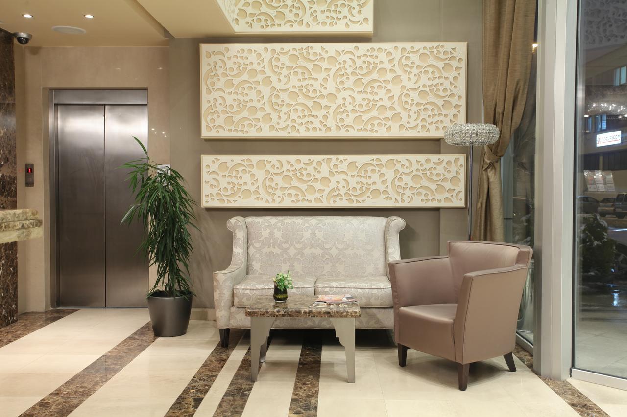 Queen'S Hotel - Zebra Centre Скопие Екстериор снимка